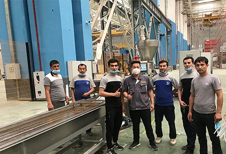 Инженер установил и монтаж оборудование в Узбекинстане 